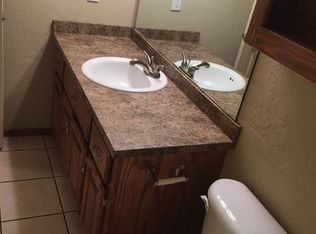 920 SW 37th St, Moore, OK 73160