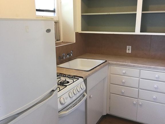 2nd image of 2473 High St