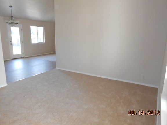 3rd image of 1356 E Cougar Creek Dr