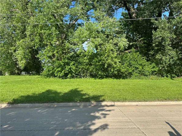 813 SE 11th St, Des Moines, IA 50309