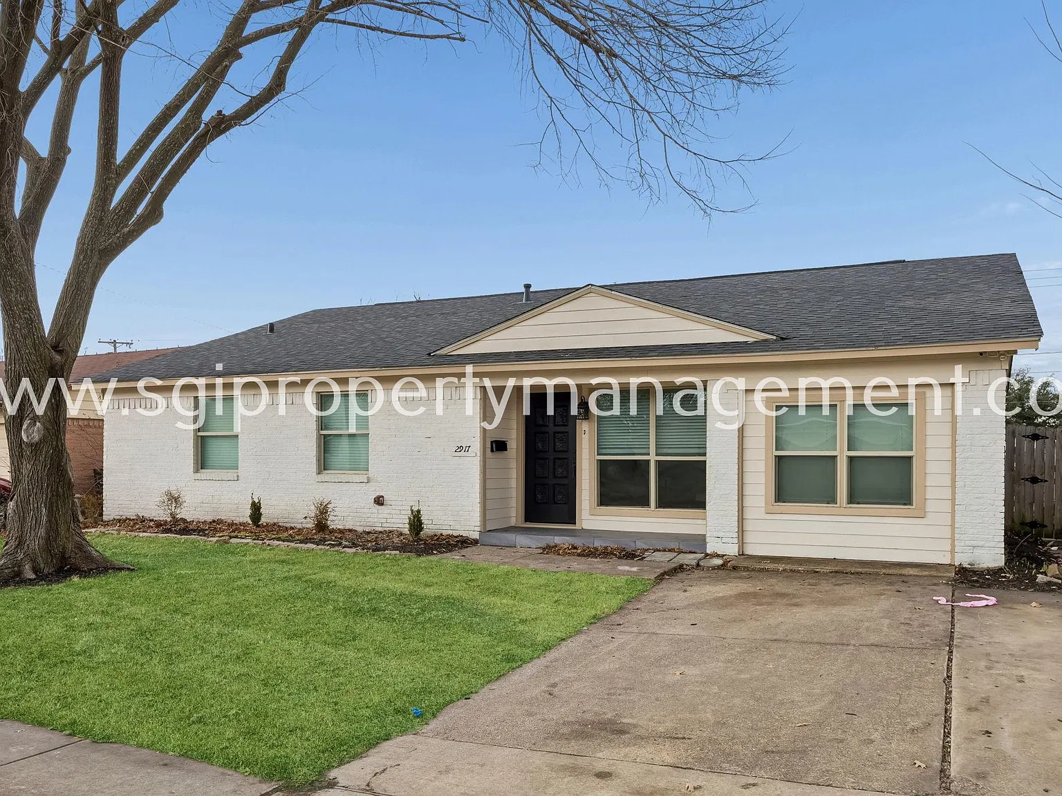 Beautifully, remodeled 4 bedroom home! — Photo 2