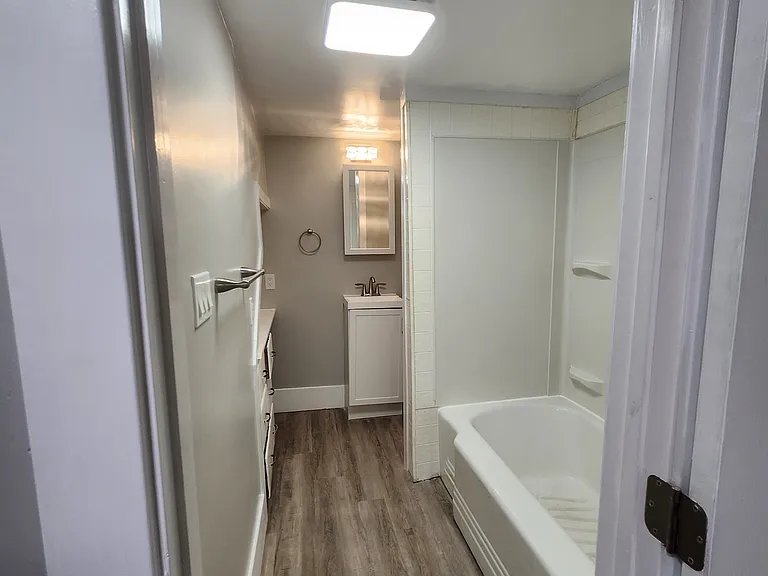 1011 N Front St — Photo 3