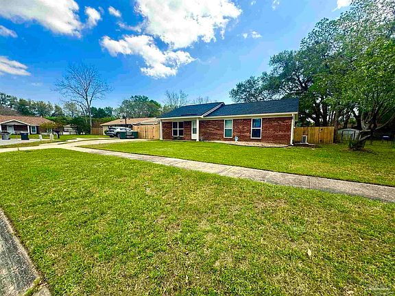 4th image of 7812 Dartmoor Ct