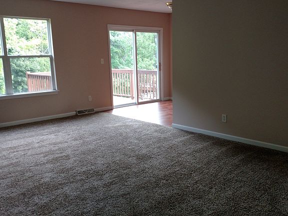 4th image of 4511 Clark St #2
