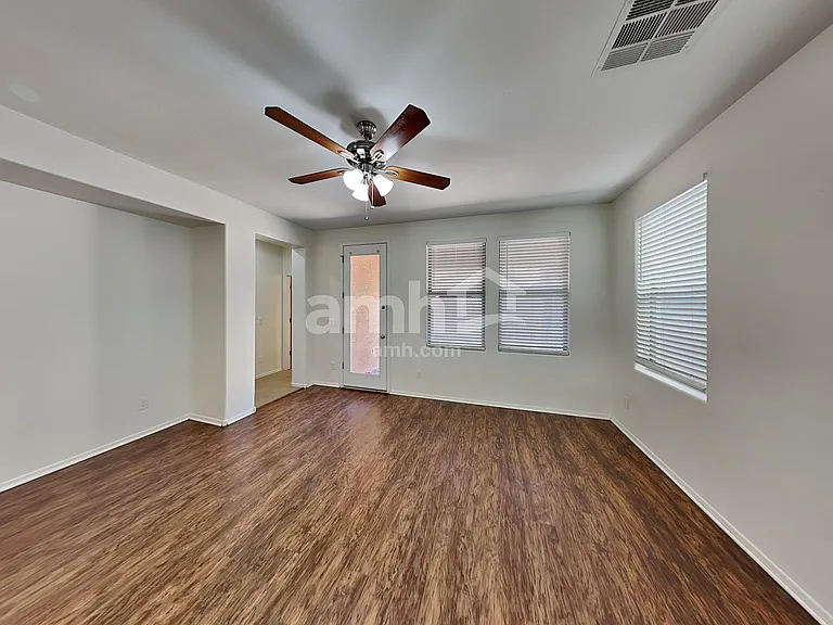 3282 E Oakland St — Photo 7