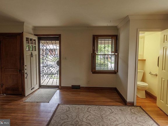 5th image of 1927 21st Pl SE