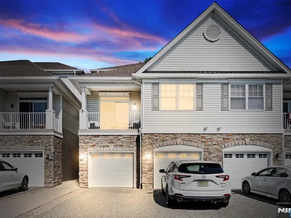 6 Elston Ct, Wanaque, NJ 07420