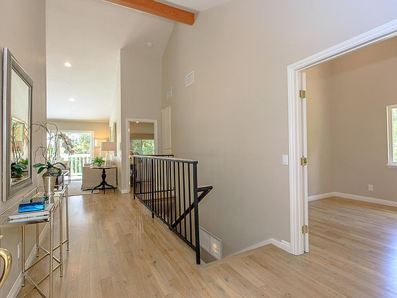 5th image of 5704 Camelia Ln