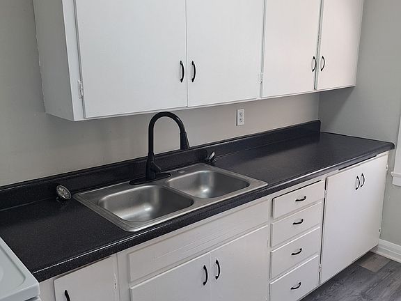 3rd image of 1 Nevada Ave #33