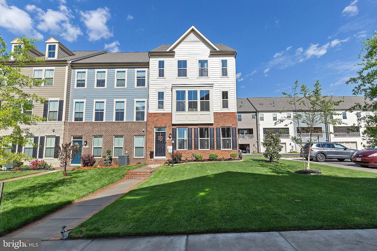 Red Mulberry Rd — Photo 1