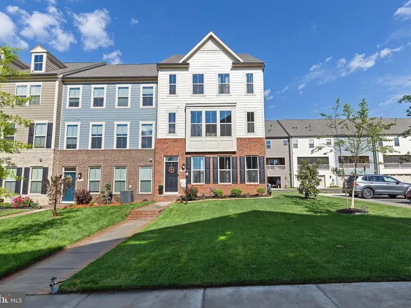 18027 Red Mulberry Rd, Dumfries, VA 22026