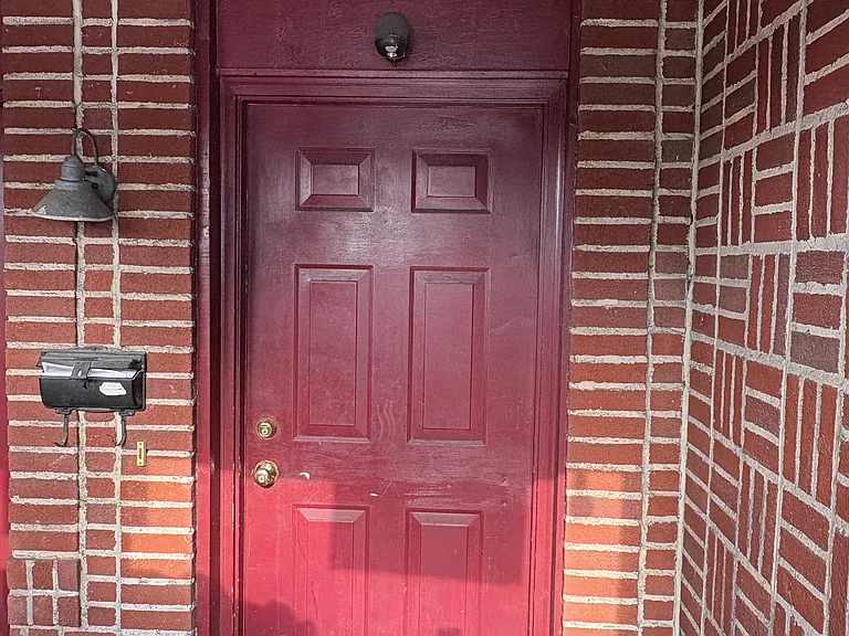 2114 Murray Ave — Photo 1