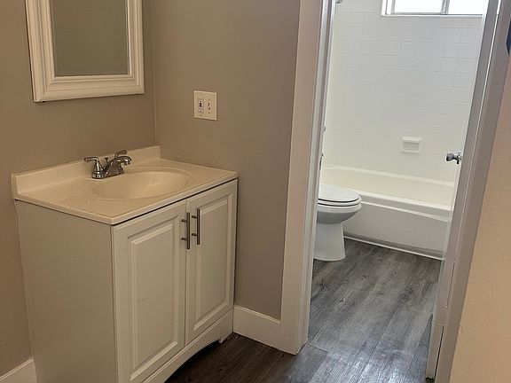 4th image of 12700 Oxford Ave #211