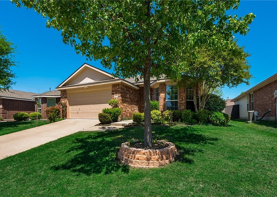 1st image of 2716 Emerald Ln