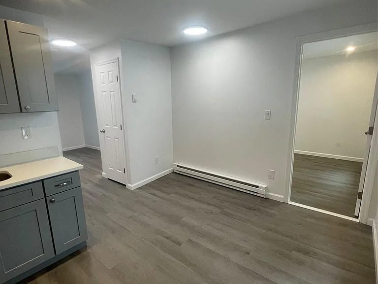 653 Jersey Ave #C — Photo 6