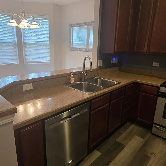 2250 Aurora Dr — Photo 11