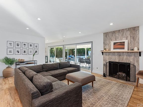 4th image of 8015 Maestro Ave