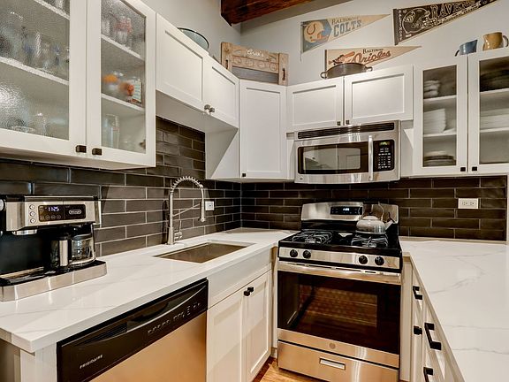 4th image of 1735 W Diversey Pkwy APT 219