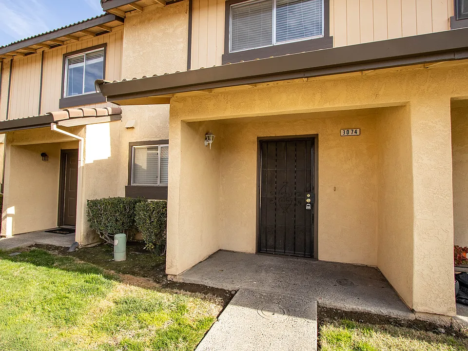3074 Andre Ln