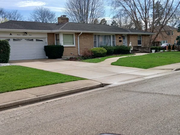 971 Demmond St, Elgin, IL 60123