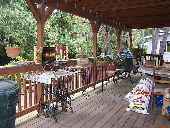 Covered back deck (Trex)
