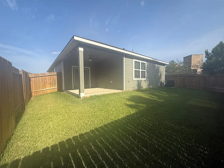 15403 Maple Terrace Dr — Photo 2