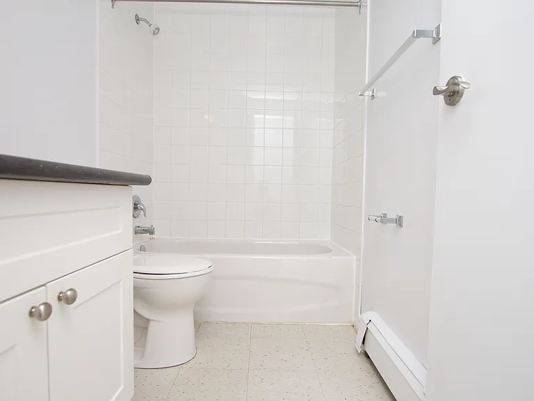 143 Woodside Ave — Photo 8