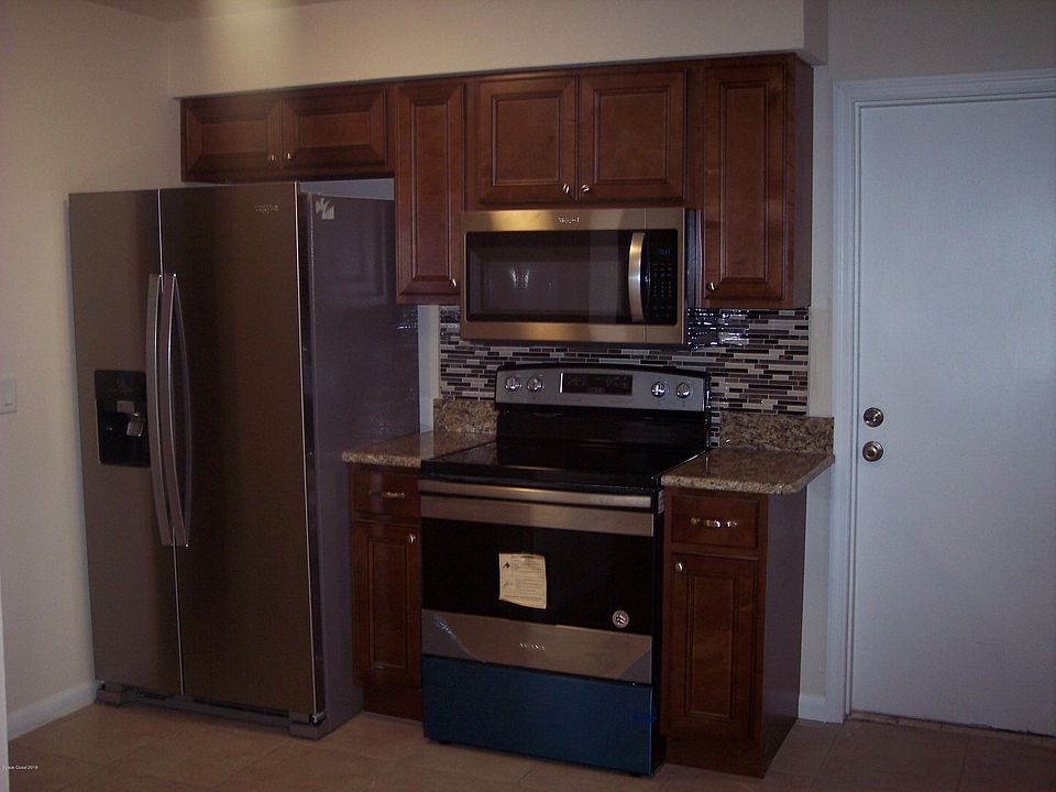 2nd image of 986 Demaret Dr