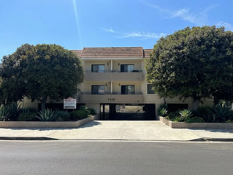 4436 Franklin Ave. Los Angeles, CA 90027 — Photo 14
