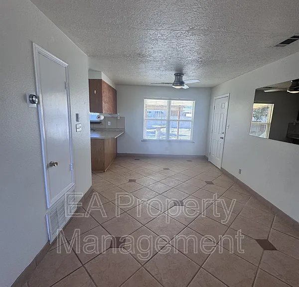 1702 Halo Cir SE — Photo 7