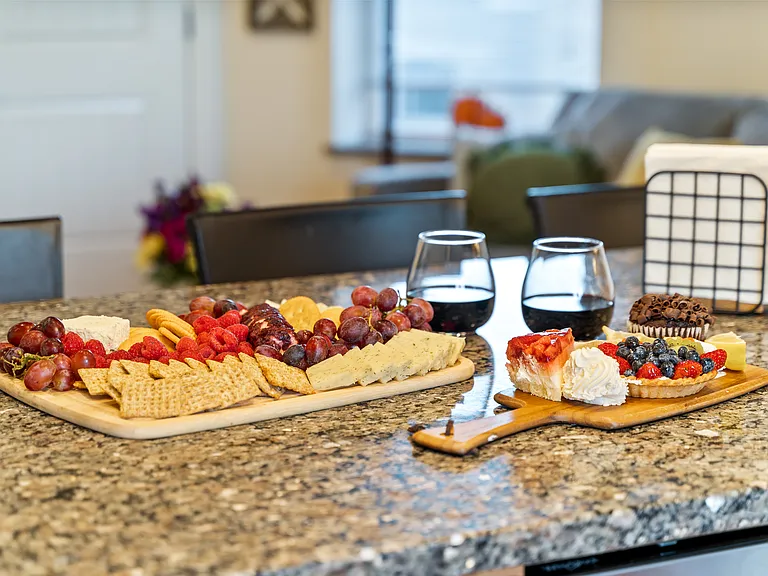 2117 W Irving Park Rd #3R — Photo 15
