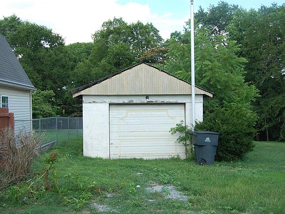 detached garage