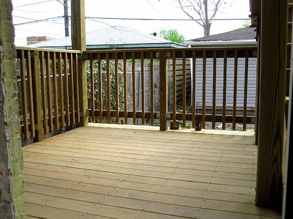 5th image of 1635 N Rockwell St #1