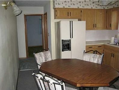 4th image of 3862 Etna St