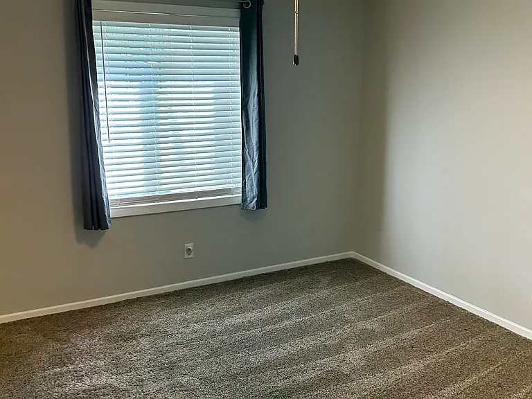 2077 NW Hickory Ln — Photo 9