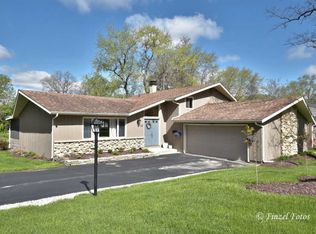 40 S Oriole Trl, Crystal Lake, IL 60014