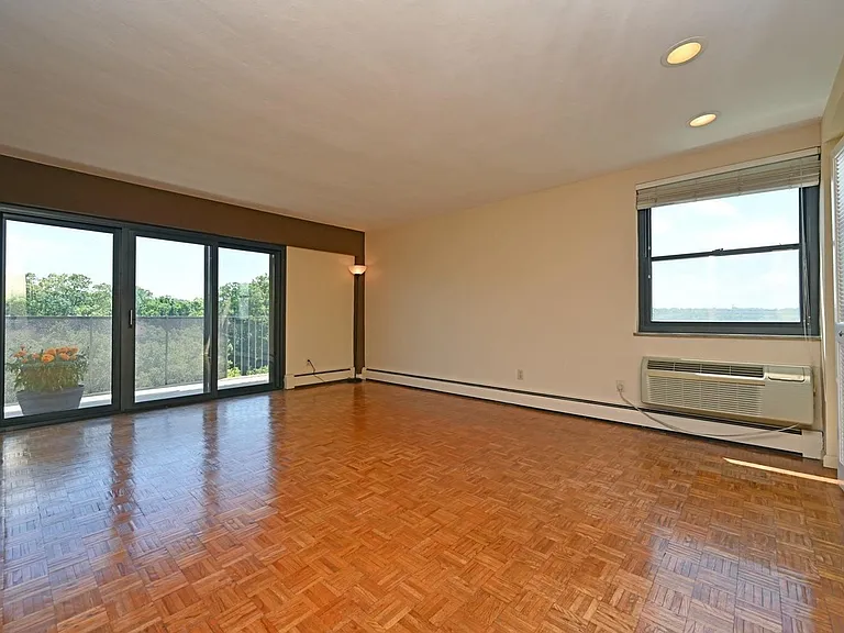 1815 William Howard Taft Rd #705 — Photo 21