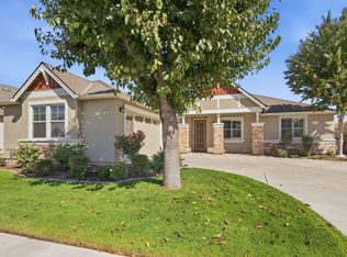 1556 Bellflower St, Kingsburg, CA 93631