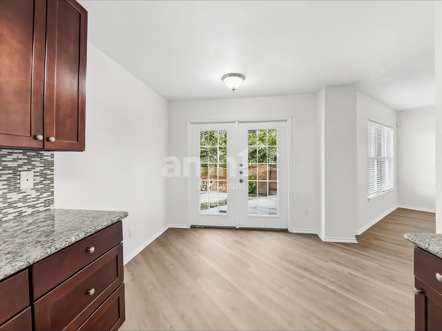 4 bed, 2.5 bath, 2042 sqft, $1,645 — Photo 4