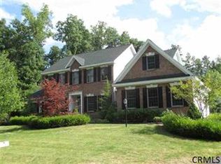 799 Waldens Pond Rd, Albany, NY 12203