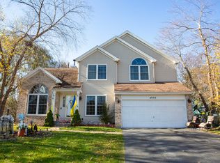 4035 Springlake Ct, Lake In The Hills, IL 60156