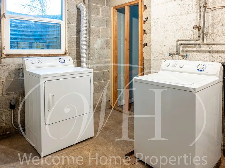 24 NE Ash Ave — Photo 14