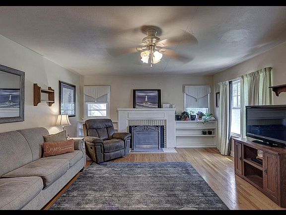 2nd image of 620 Oak Ridge Dr