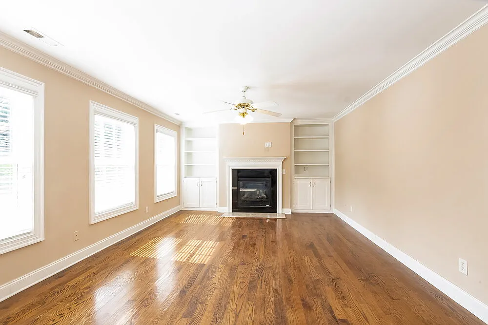 3 bed, 2.5 bath, 1807 sqft, $2,880 — Photo 4
