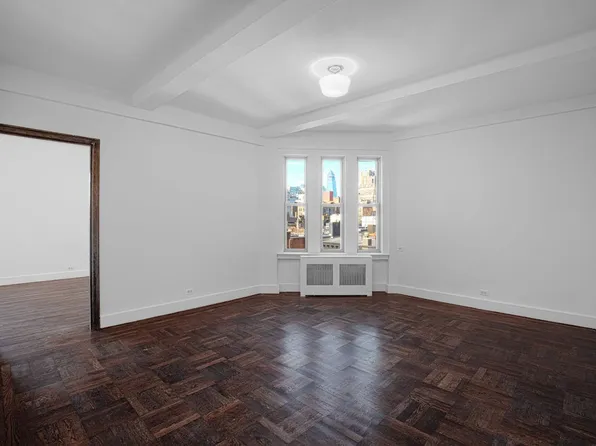 24 Fifth Avenue image 1 of 15