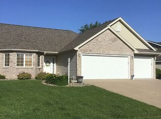882 Aurora Cir, Red Wing, MN 55066