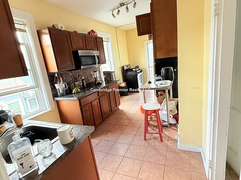 54 Pleasant St #2 — Photo 1