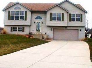 2252 Churchill Ct, Valparaiso, IN 46385
