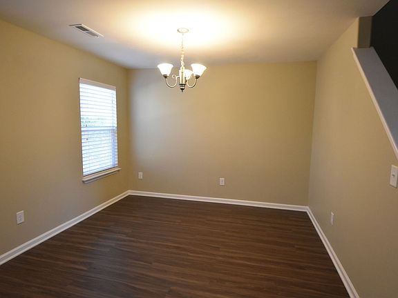 5th image of 313 Thad Dr