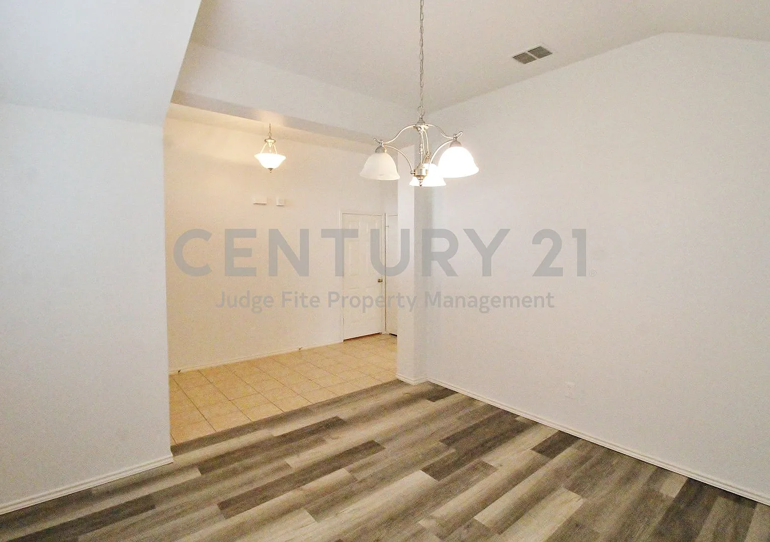Beautiful 3/2/2 in Mira Lagos For Rent! — Photo 3